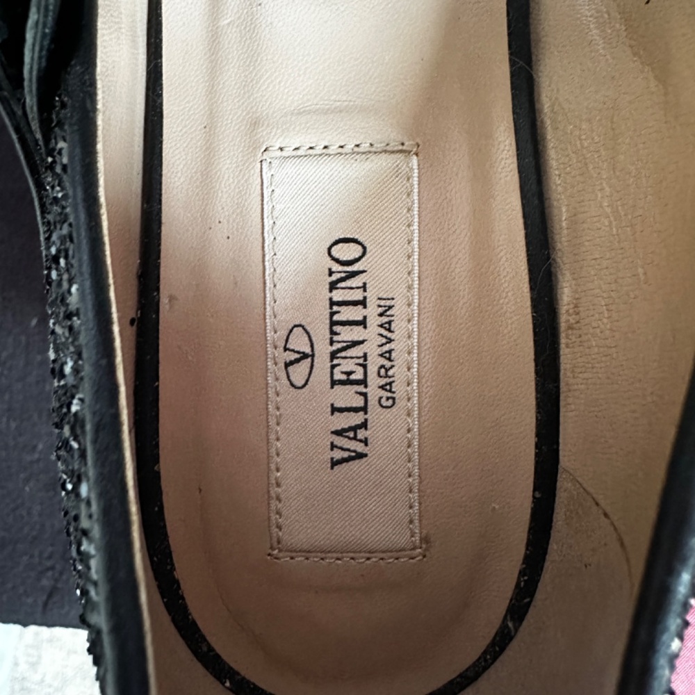 Valentino Garavani Rockstud Ballet Flats 🖤 - Picture 4 of 10